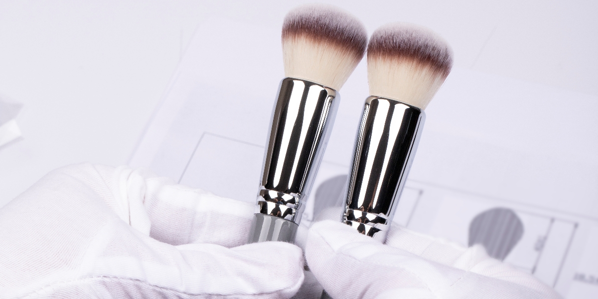 How are the makeup brushes made?