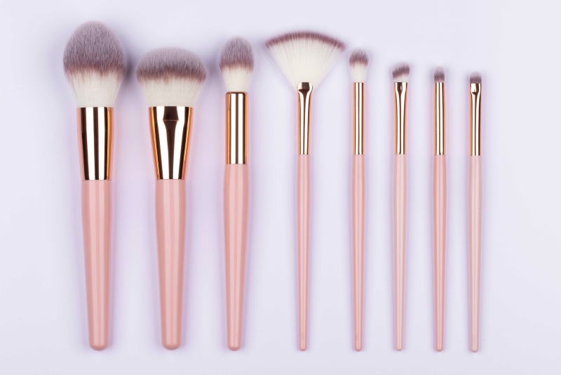 What is the difference between synthetic and natural brushes?cid=45