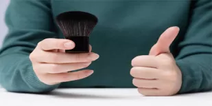 Kabuki Brush vs Powder Brush: Which One Should You Choose?